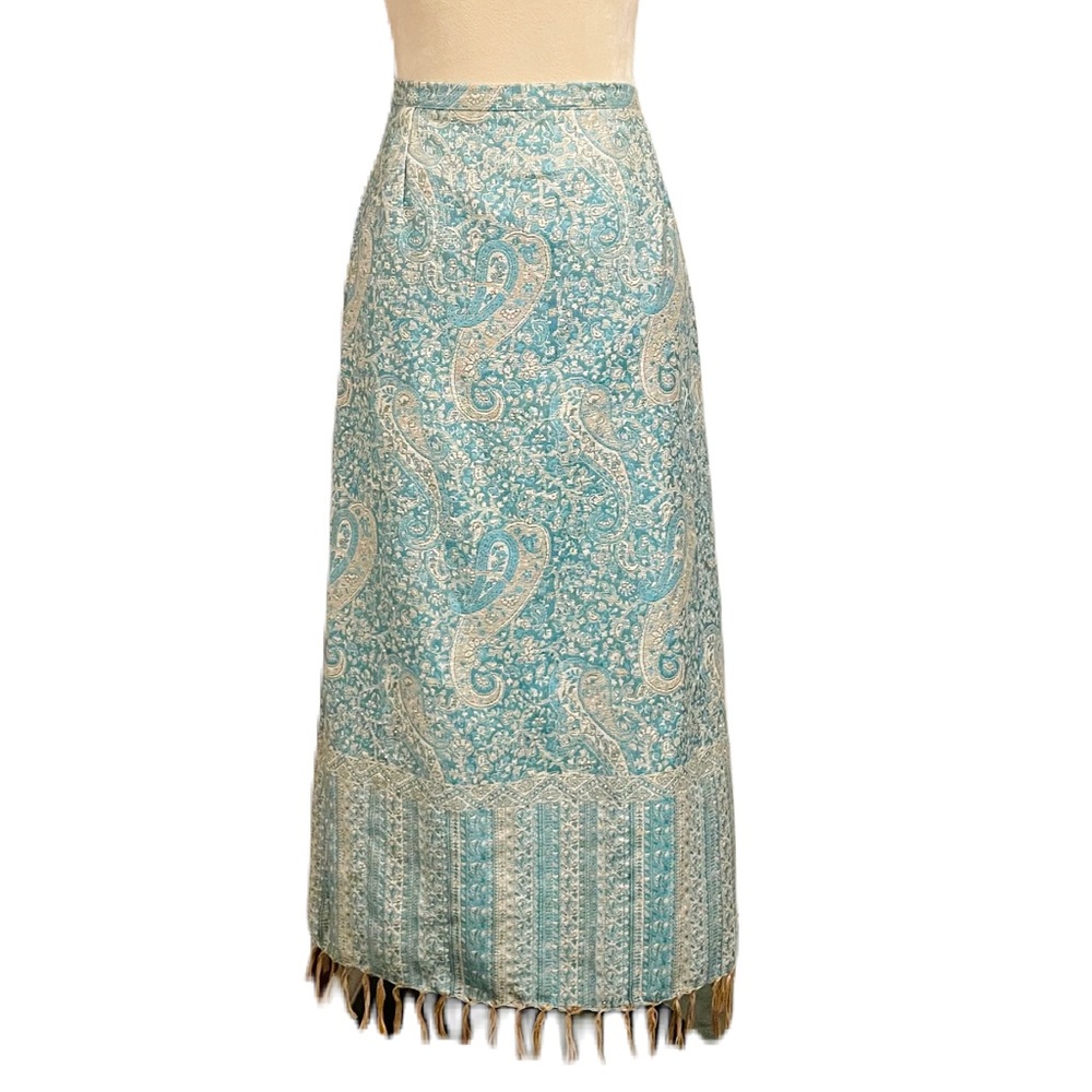 Vtg boho tapestry skirt with fringe hem